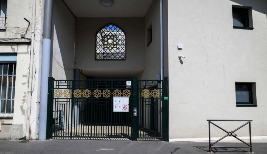 سرقة مصحف من داخل مسجد وحرقه بفرنسا