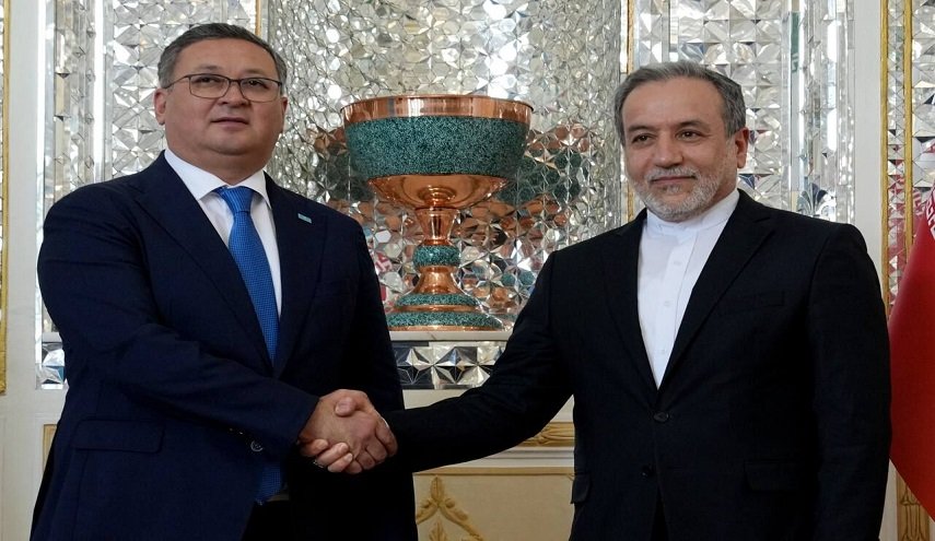دیدار و گفت‌وگوی عراقچی با وزیر امور خارجه قزاقستان