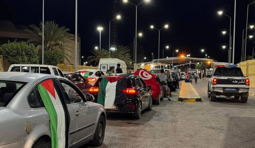قافلة الصمود لكسر حصار غزة تدخل ليبيا متجهة إلى مصر