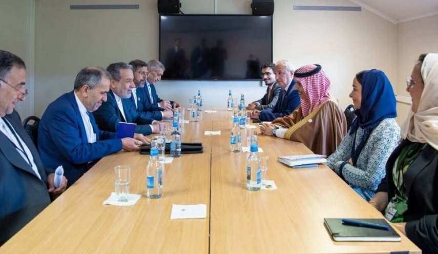 لقاء عراقجي ونظيره السعودي على هامش منتدى أوسلو العالمي