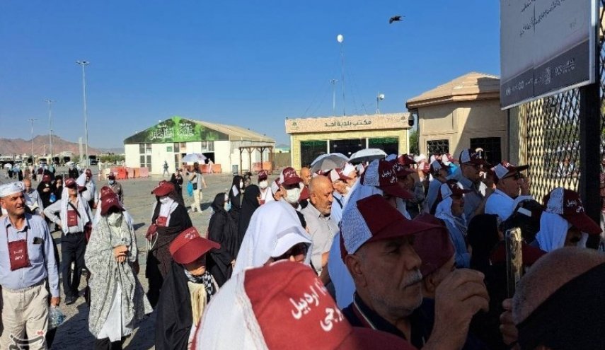 عودة الحجاج الإيرانيين إلى البلاد عبر الحدود البرية مع العراق