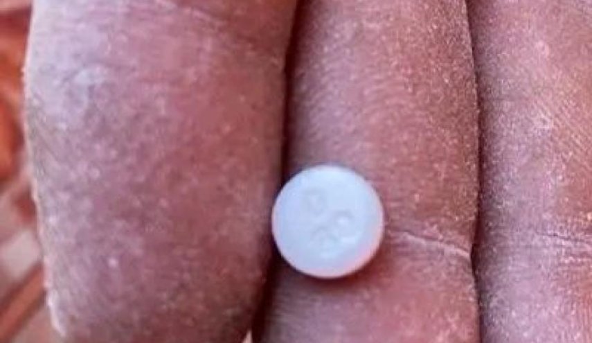 جريمة جديدة بـ'مصائد الموت': أقراص مخدّرة داخل مساعدات الطحين