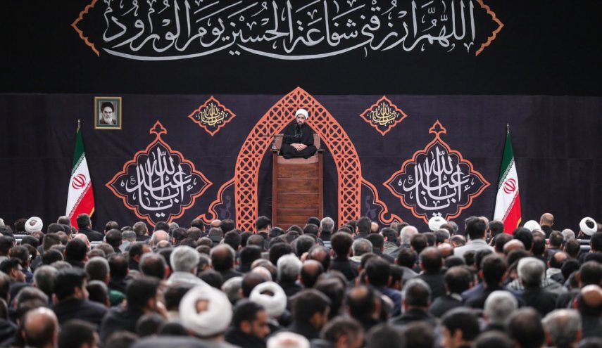 برگزاری مراسم عزاداری شب هشتم محرم در حسینیه امام خمینی(ره)