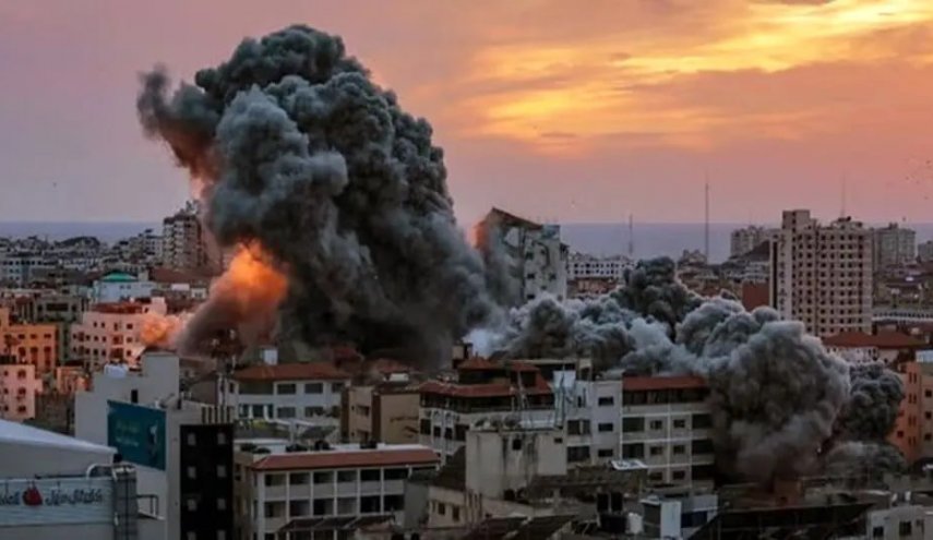 مقتل جندي للاحتلال وإصابة آخرين بانهيار مبنى جنوب قطاع غزة
