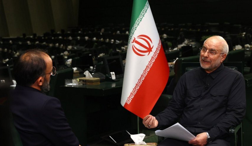 قاليباف: قائد الثورة حضر في غرفة العمليات واعطى التوجيهات للقادة