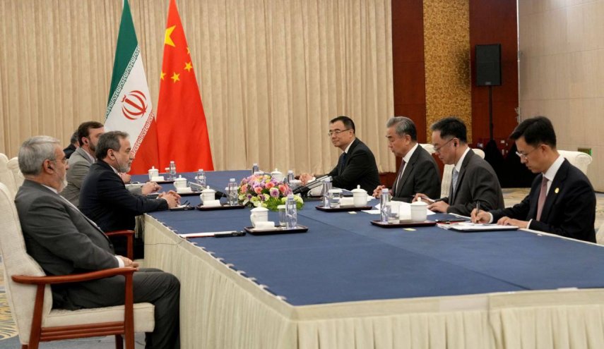 مذاکرات وزرای امور خارجه ایران و چین در باره روابط دوجانبه و تحولات بین‌المللی