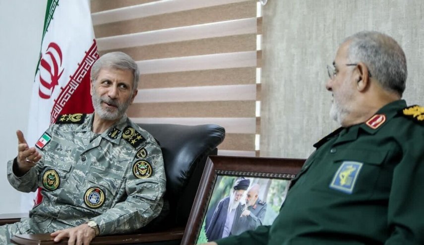 اللواء حاتمي: الجيش والحرس الثوري يعملان معا من اجل امن ايران واقتدارها