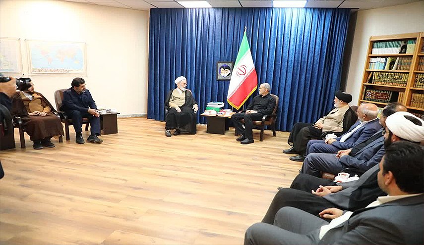 الرئيس بزشكيان يلتقي مدير الحوزات العلمية في عموم ايران