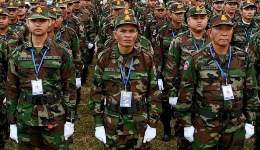 كمبوديا وتايلاند تتبادلان إطلاق النار في تجدد للاشتباكات الحدودية