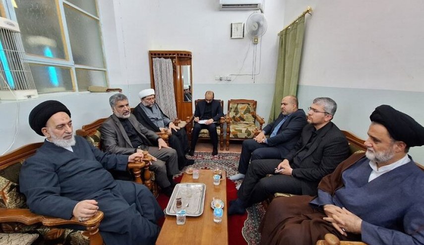 وفد برلماني إيراني يلتقي إمام جمعة النجف الاشرف
