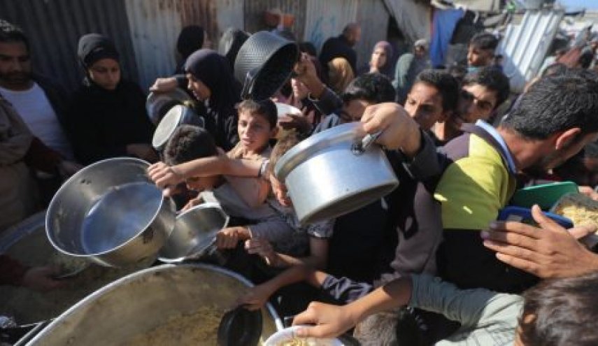 المكتب الإعلامي:  المجاعة تزداد و 73 شاحنة فقط دخلت لغزة 