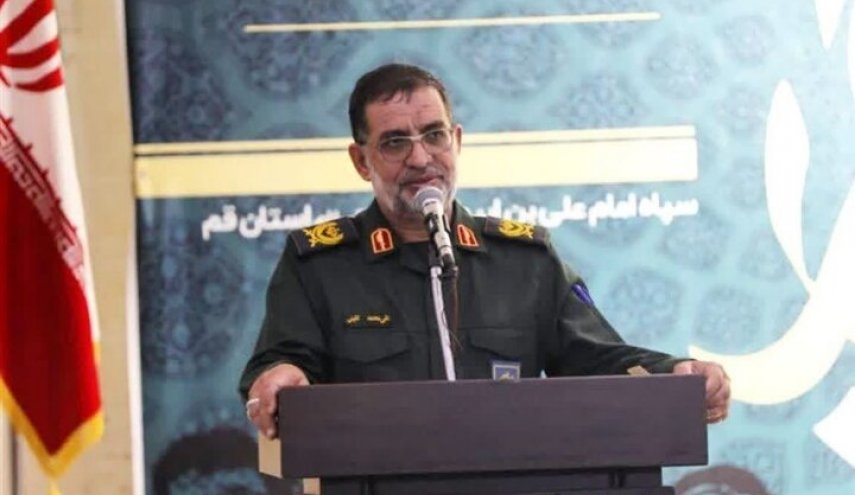 نقره لتكبير أو تصغير الصورة ونقرتين لعرض الصورة في صفحة مستقلة بحجمها الطبيعي