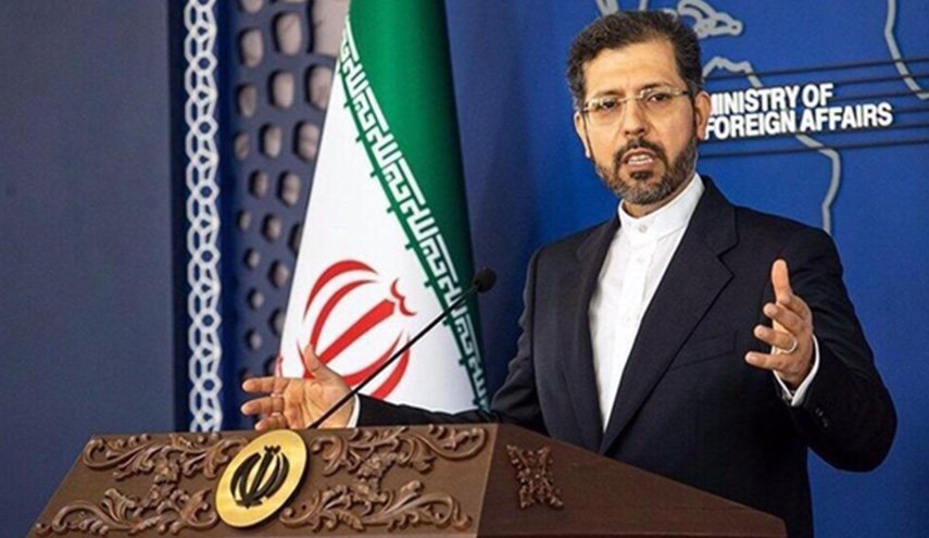 مستشار الخارجية الإيرانية: سنتفاوض مع أميركا حاملين السلاح