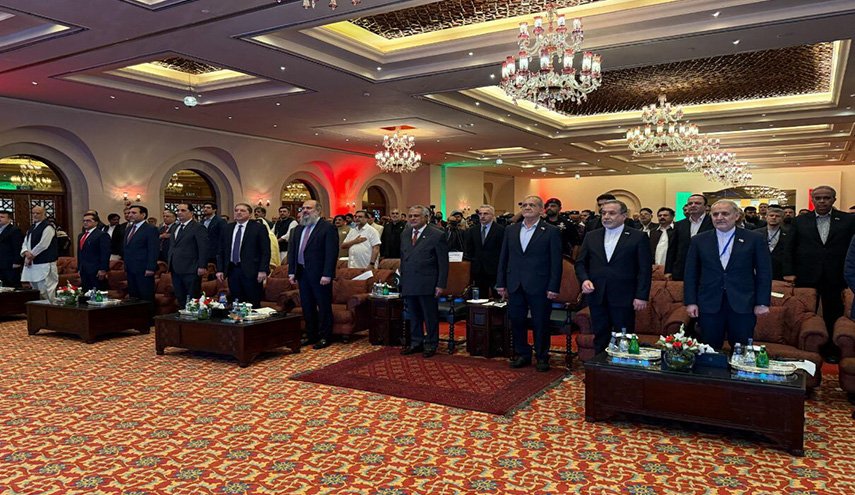 بزشكيان يحضر الملتقى التجاري بين ايران وباكستان في اسلام اباد