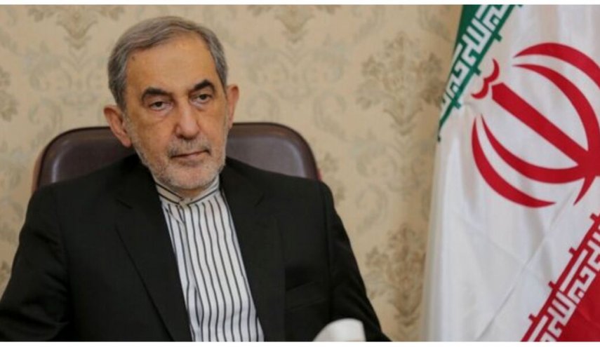 ولايتي: إيران سترد بقوة على أي حكومة ترغب بإساءة استخدام ممر زنغزور