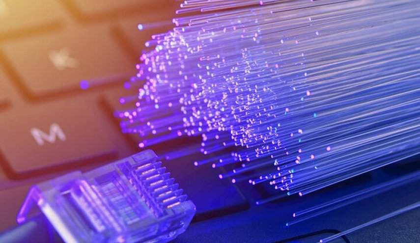 مصنع الألياف الضوئية الإيراني في فنزويلا يدخل دورة الإنتاج