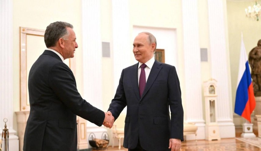 بوتين يستقبل المبعوث الخاص للرئيس الأمريكي في الكرملين