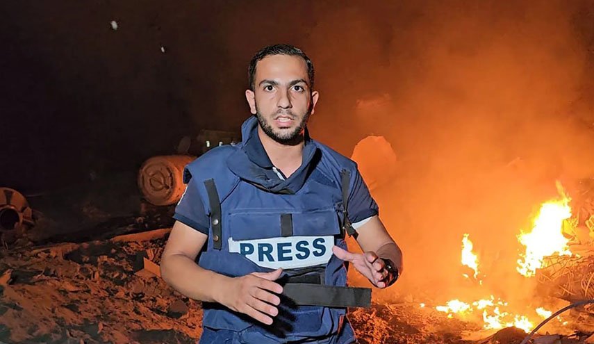 الجزيرة تدين اغتيال مراسليها في غزة