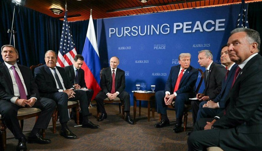 ترامب: سأزور موسكو والمحادثات مع بوتين مثمرة للغاية
