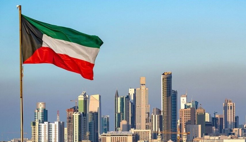 الكويت تسحب الجنسية من 365 شخصا بينهم حكم دولي شهير