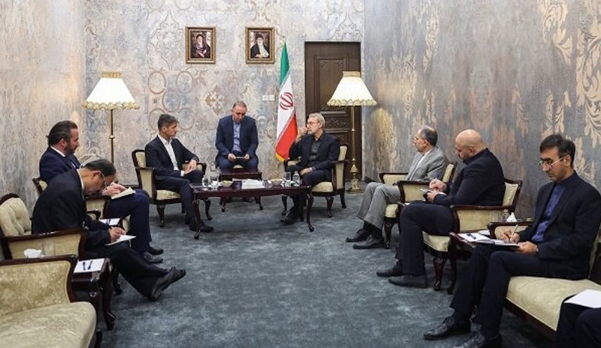 لاريجاني يتباحث مع مستشار الأمن القومي السويسري الموضوع النووي