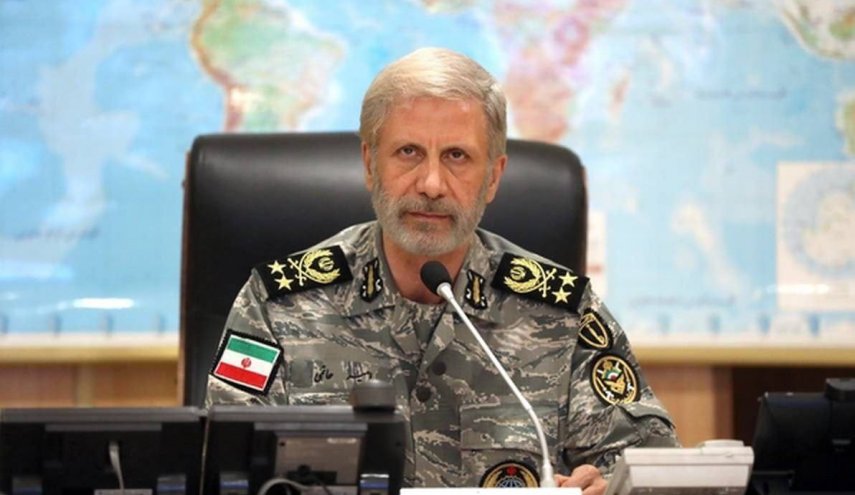 اللواء حاتمي يؤكد استعداد الجيش للرد على أي اعتداء