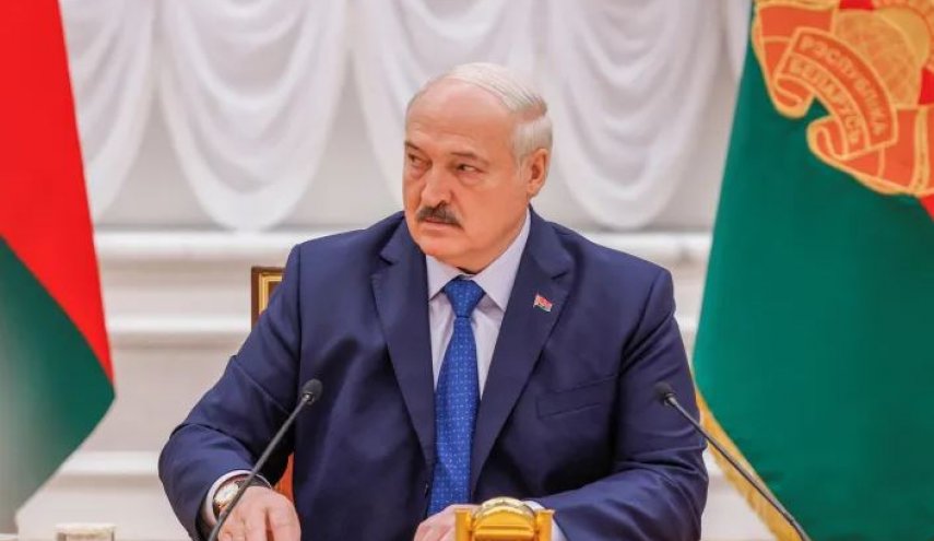 لوكاشينكو: أوروبا لا تستطيع القتال بدون الأسلحة الأمريكية