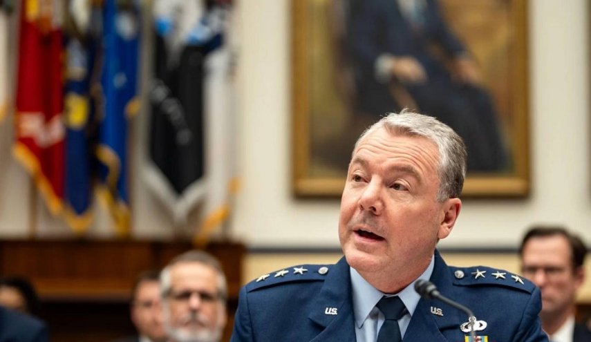 وزير الدفاع الأمريكي يقيل مدير استخبارات البنتاغون