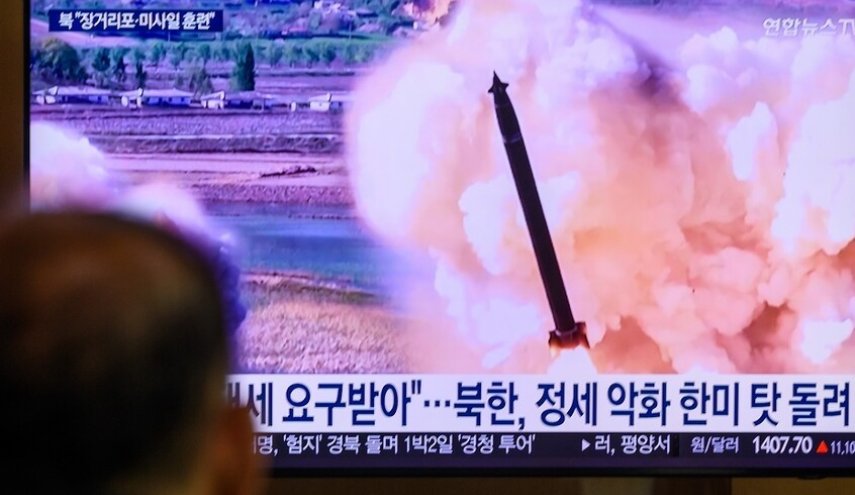 كوريا الشمالية تختبر صواريخ متطورة مضادة للطائرات +صور
