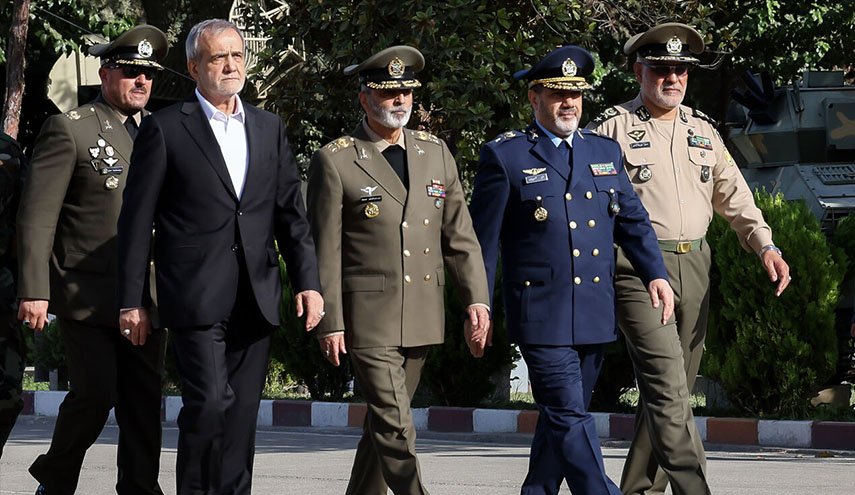 الجيش الإيراني: الحكومة الـ14تسعى بعزيمة راسخة نحو تقدم إيران الإسلامية