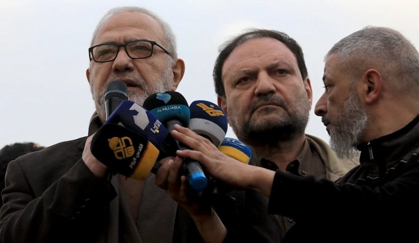 عضو المجلس السياسي بحزب الله: تسليم السلاح خيانة للبنان 