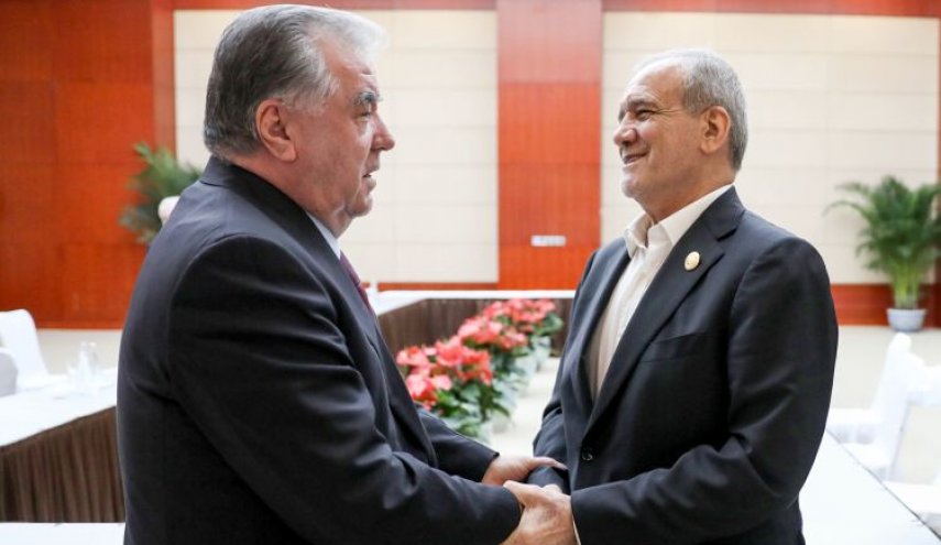 بزشكيان: التعاون بين طهران ودوشنبه يتوسع في جميع المجالات