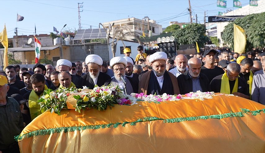 حزب الله وأهالي عدشيت بجنوب لبنان يشيعون الشهيد رضا زريق