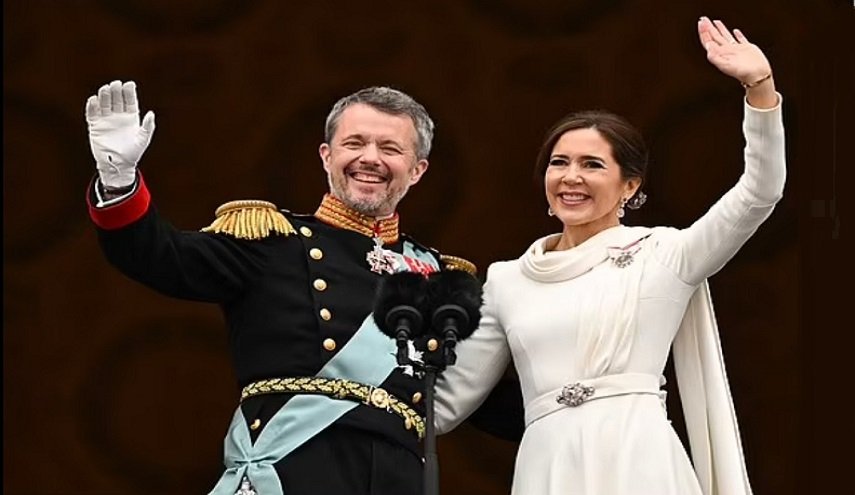 الدنمارك تتجاوز 