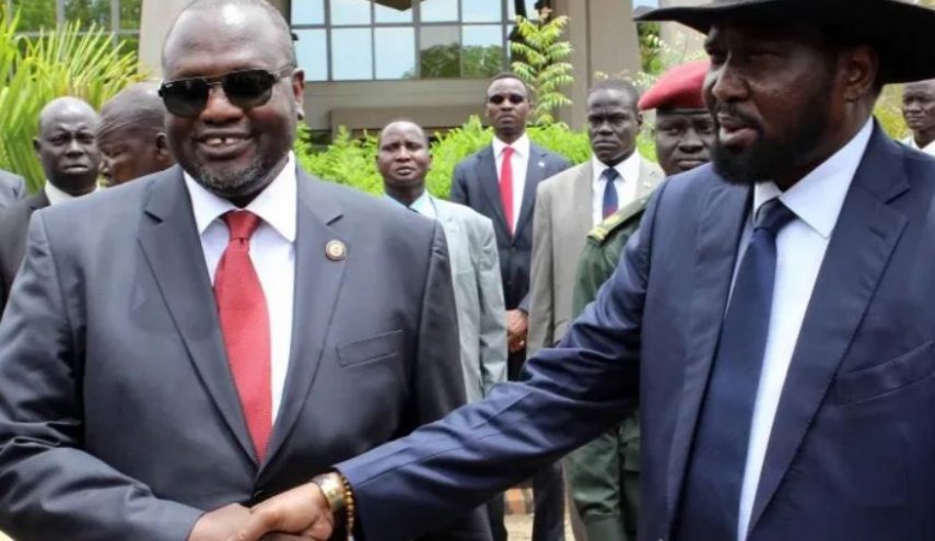 رئيس جنوب السودان يوقف النائب الأول عن العمل.. ما السبب؟
