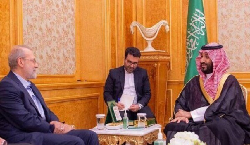 لاريجاني يجري محادثات مع ولي العهد السعودي