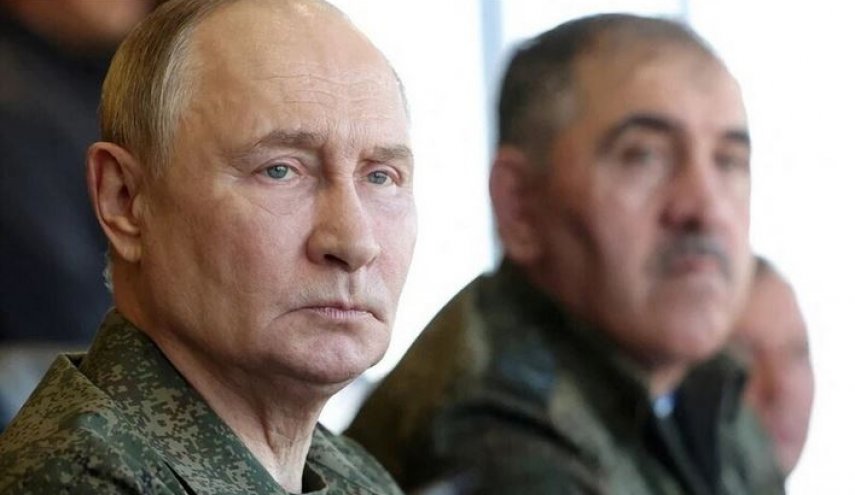 چرا پوتین با لباس نظامی ظاهر شد؟ کرملین توضیح می‌دهد!