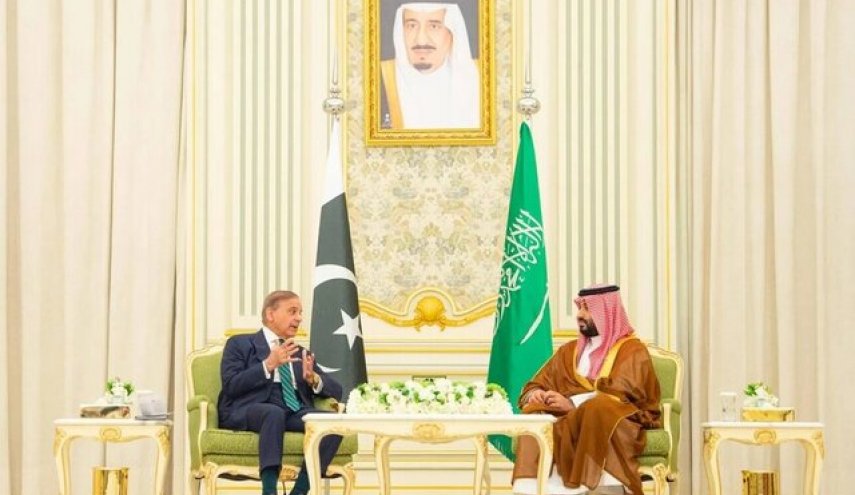 پاکستان و عربستان «توافقنامه دفاع استراتژیک مشترک» امضا کردند