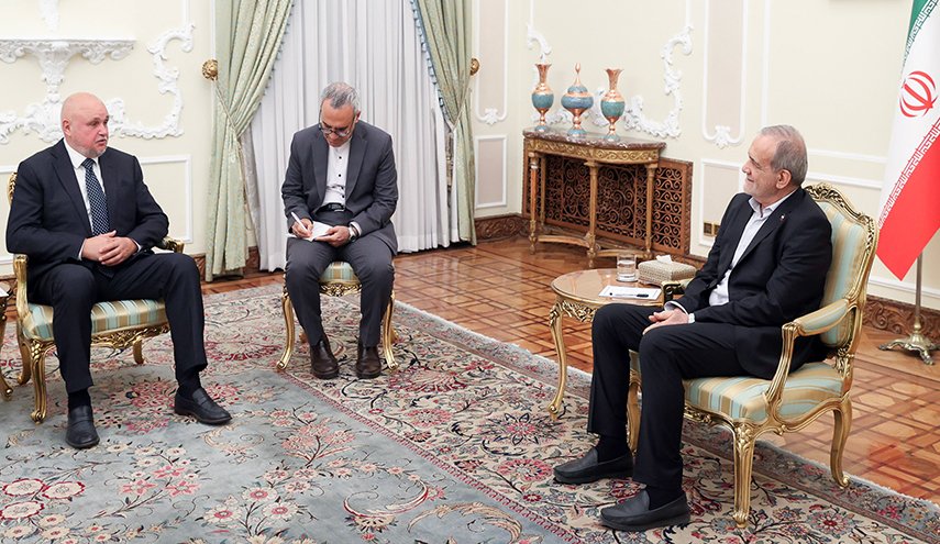 بزشكيان: عصر الأحادية انتهى.. الشراكة الإيرانية الروسية تحقق نموذجاً ناجحاً