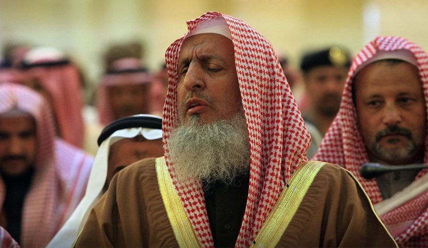 وفاة مفتي السعودية عبد العزيز آل الشيخ + سيرة وصور