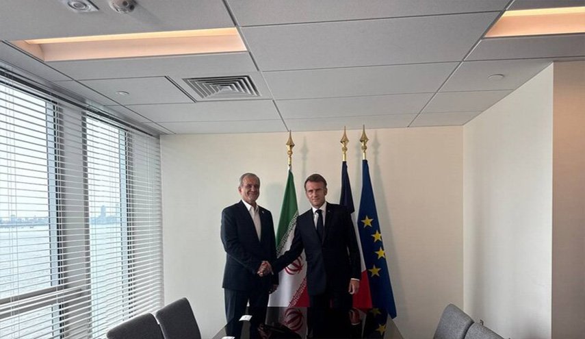 بزشكيان يلتقي ماكرون في نيويورك