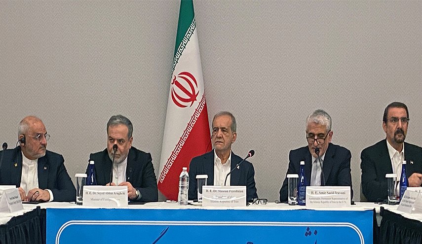 بزشكيان يلتقي ممثلي الحركات المناهضة للحرب في امريكا