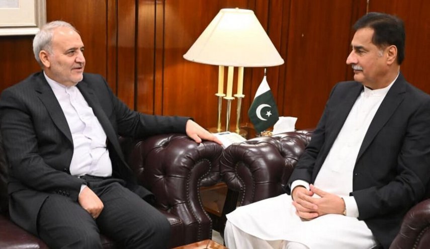 رئيس البرلمان الباكستاني: ترسيخ العلاقات مع ايران اولوية مهمة لنا