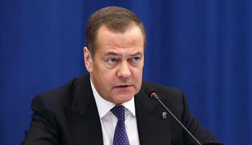 مدودف: فرانسه رئیس‌جمهور ندارد!