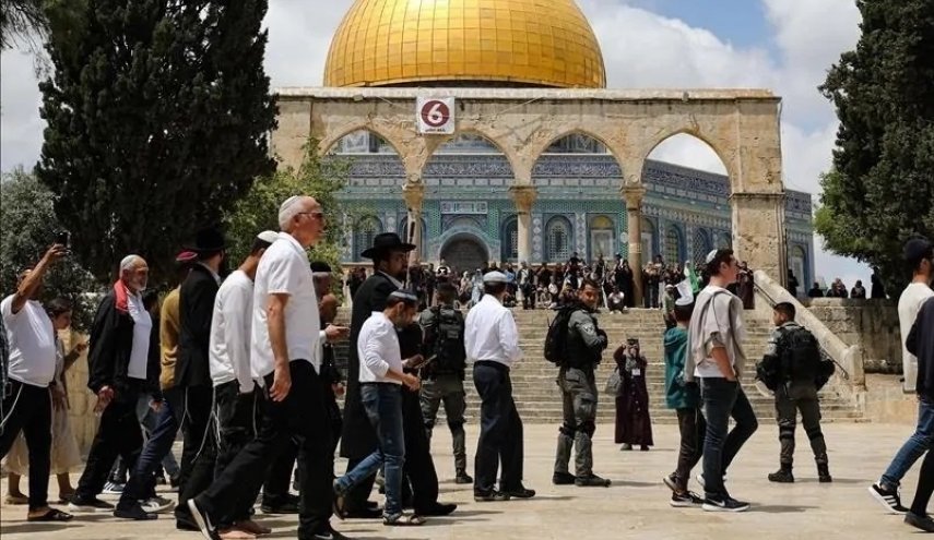 حماس تدعو إلى تكثيف الرباط في الأقصى وتؤكد أن المسجد خط أحمر