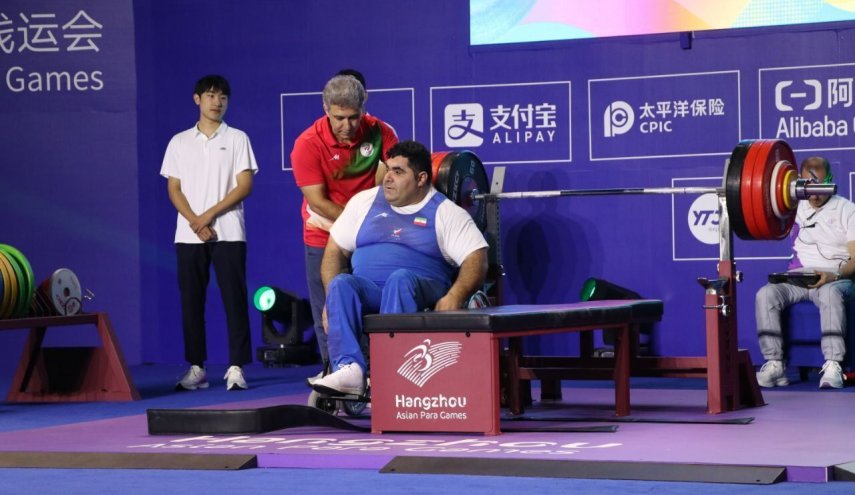 رباع ايراني يتقلد الذهبية لرفع الاثقال لذوي الاحتياجات الخاصة