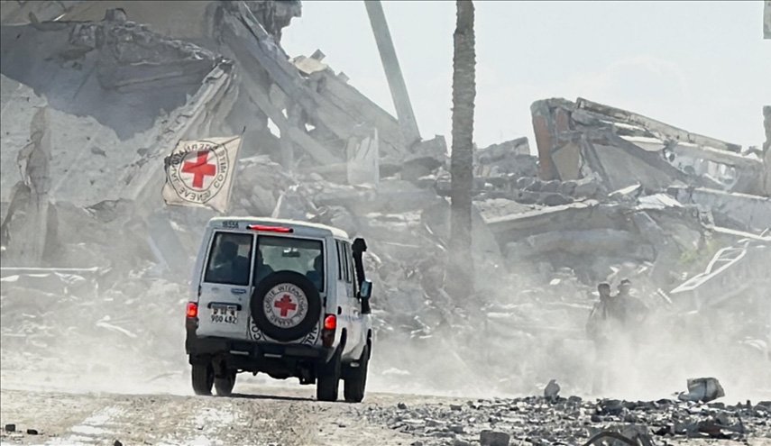 كتائب القسام تسلم جثة أسير إسرائيلي آخر 