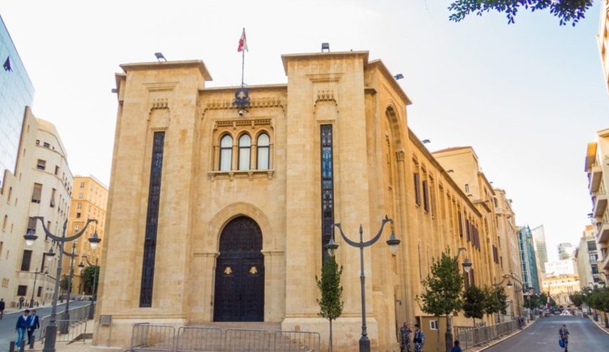 إصرار 'قواتي' و'كتائبي' على تعطيل الدور التشريعي لمجلس لبنان النيابي