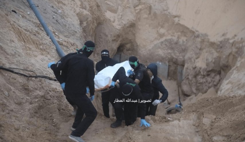 قسام تحویل جسد اسیر صهیونیست را به تعویق انداخت