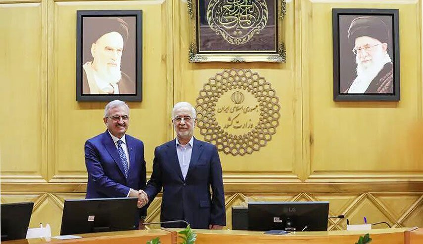 وزير داخلية ايران: سياستنا الثابتة توسيع العلاقات مع دول الجوار